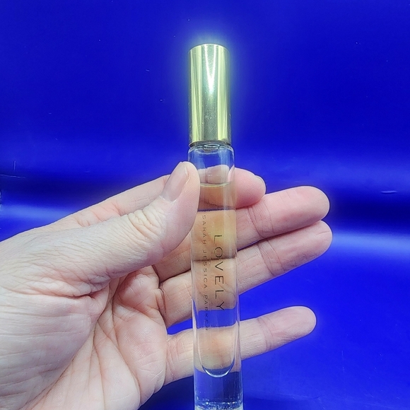 Lovely Sarah Jessica Parker Rollerball Eau De Parfum 0.2 Fl Oz - Picture 4 of 7